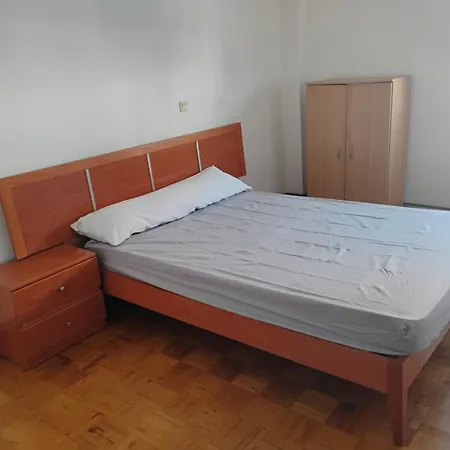 Urb Domananes Apartment